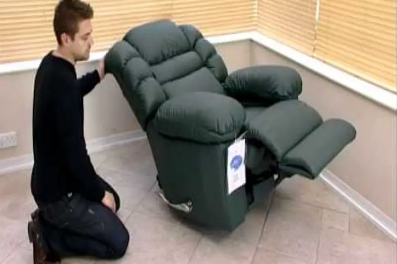 7 étapes de bricolage pour retirer le siège d'un fauteuil inclinable Lazy Boy