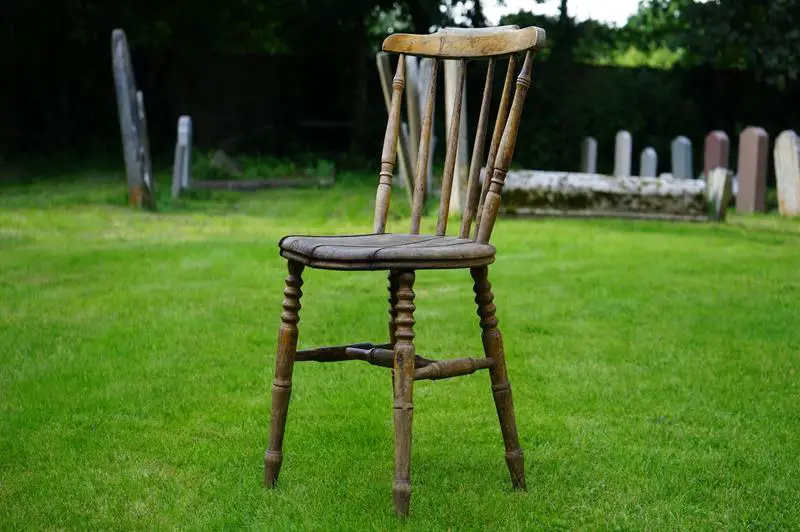 Comment peindre une chaise en bois au pistolet  tutoriel de base en 6